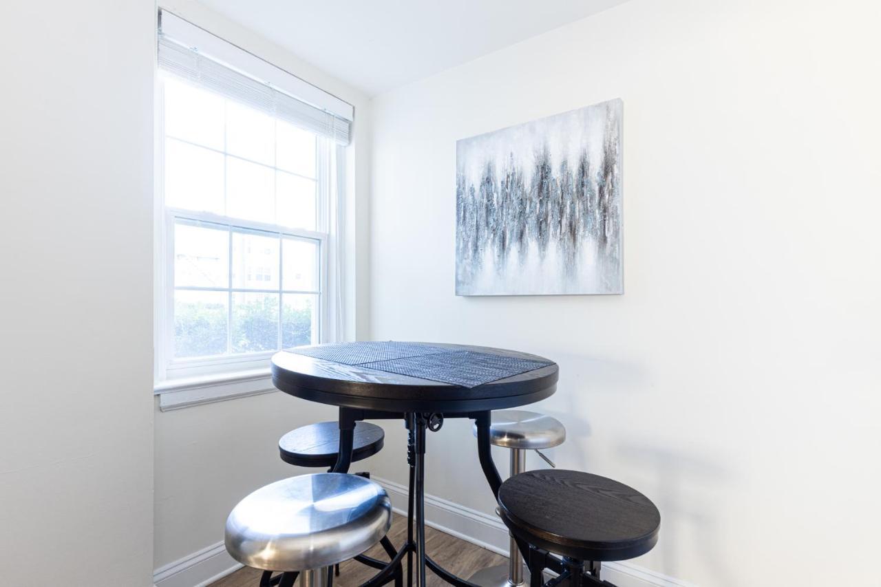 Carytown Living With *Pool And Gym* Apartment Ричмънд Екстериор снимка